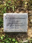 Das Grab des mysteriösen Dr. H auf dem Oberhofenfriedhof