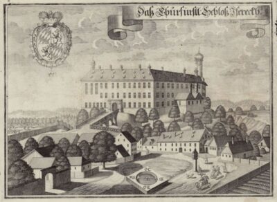 Kupferstich: Ein Schloss mit einem Turm im Hintergrund, im Vordergrund mehrere Häuser und viele Bäume.