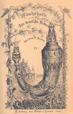 Eine schwarzweiß Zeichnung. Sie zeigt ein Horn mit viel Verzierung, umgeben von Weinranken. 